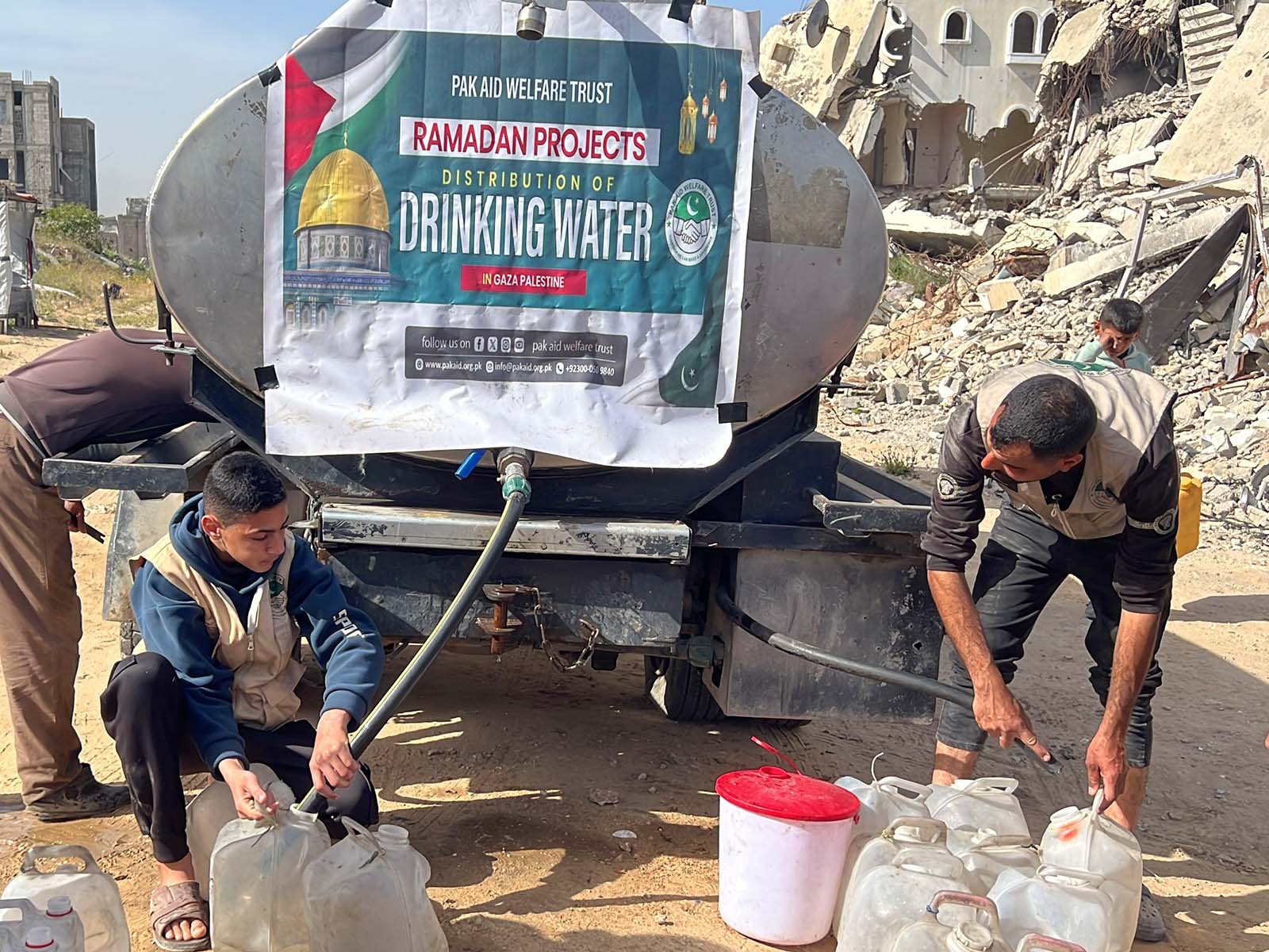 Clean water assistance being delivered to a community in Gaza